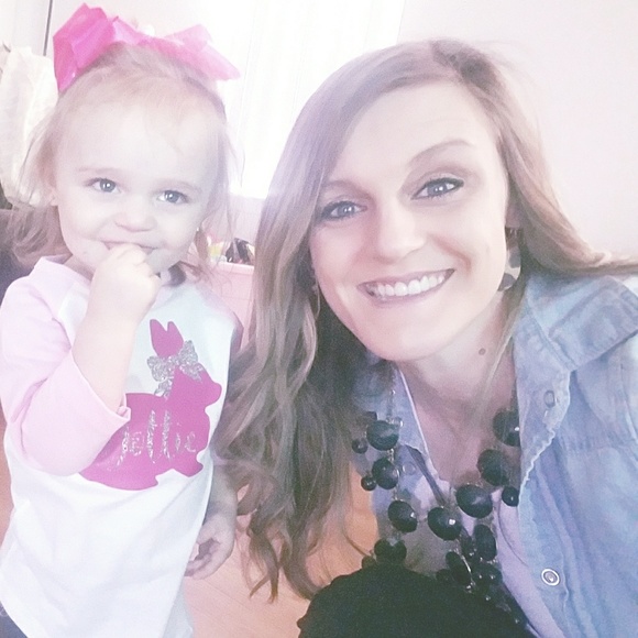 Meet your Posher, Alyssa - Picture 2 of 2